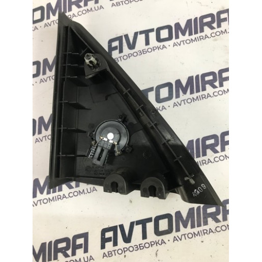 Накладка передніх правих  дверей з динаміком Hyundai i30 2007-2012 876602R020